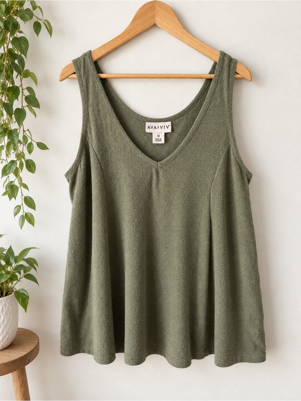 Ava & Viv Sage Green V-neck Tank Size 1X